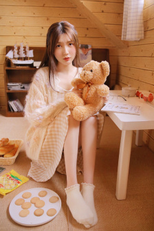 美女把尿口扒开灌牛奶